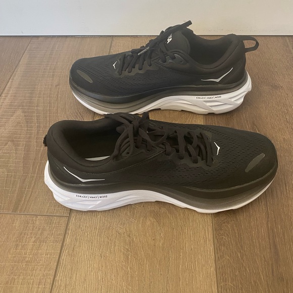 Hoka Bondi 8 Black and White Women’s 9.5 Athletic Shoes - Picture 4 of 7